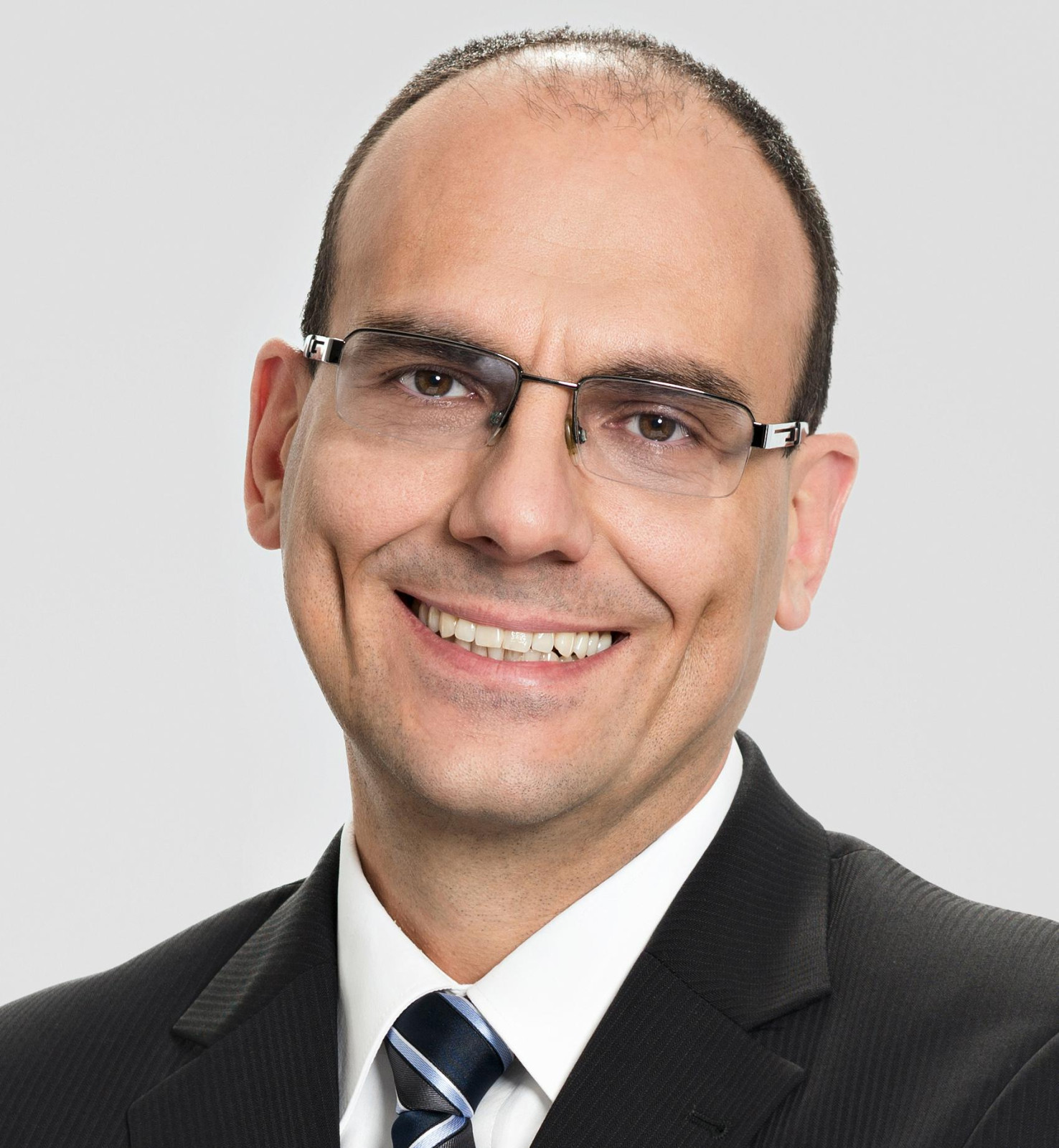 Dr. Alexander Dlouhy